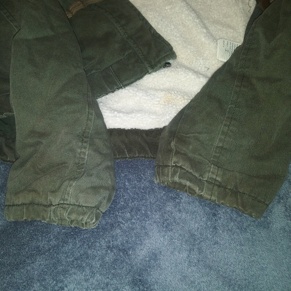 Hollister army green coat. - Picture 6 of 7